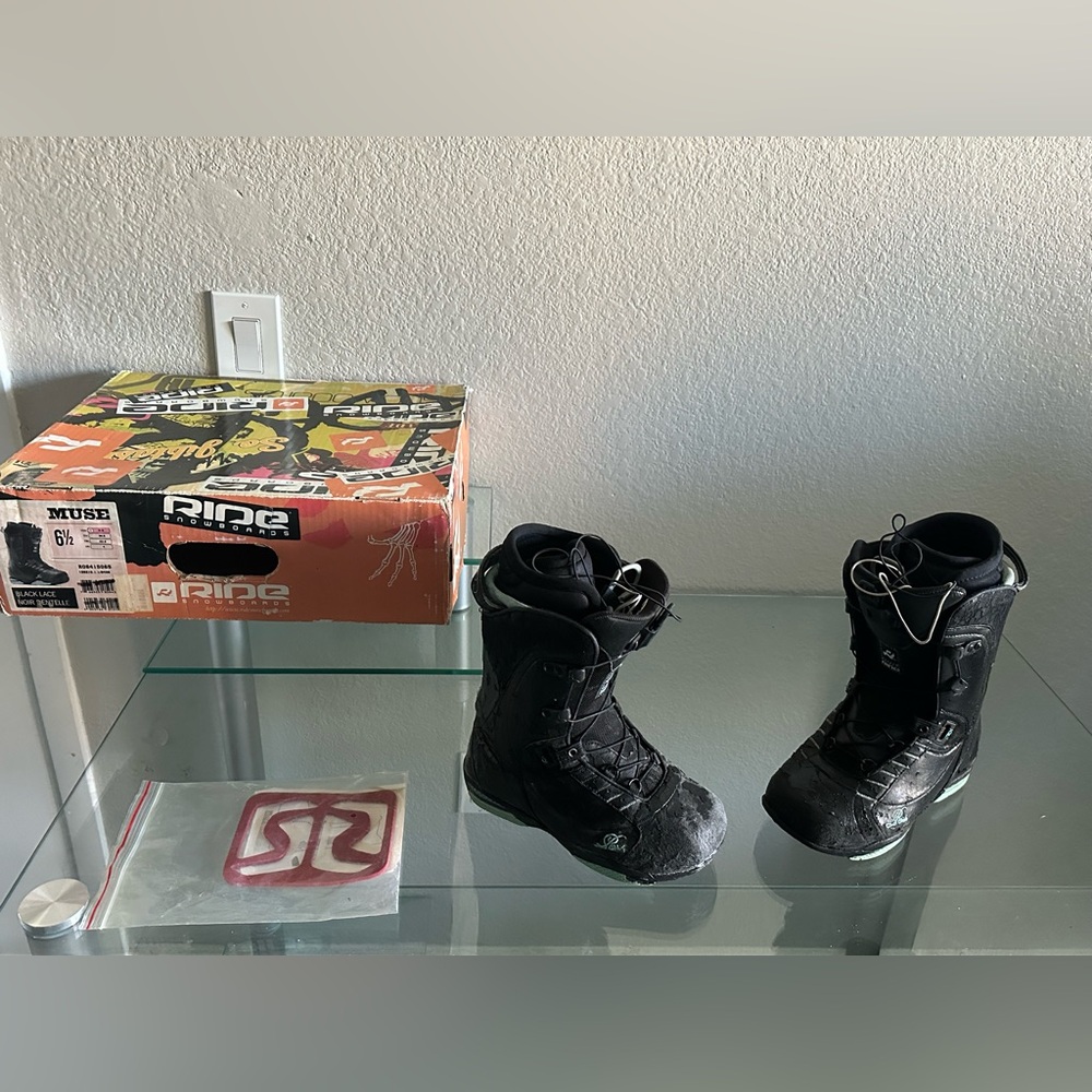 Ride Muse Women Snowboard Boots size 6 1/2 used